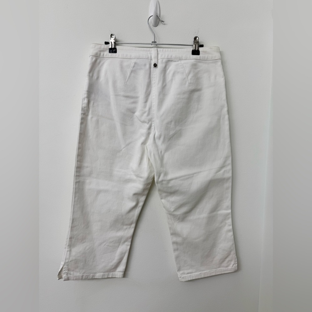 Dana Buchman Capri Jeans - Picture 2 of 3